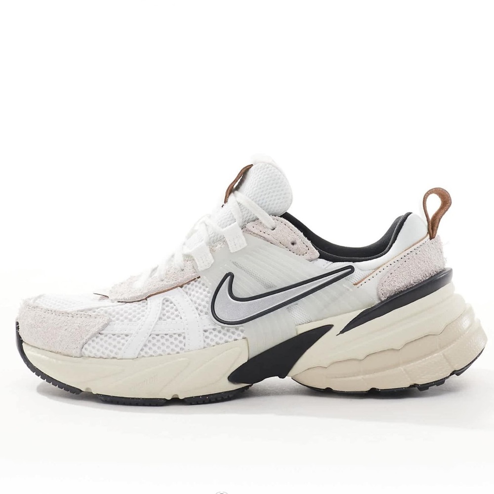 NWT Womens Nike V2K Run 'Summit White Metallic Silver' (W)